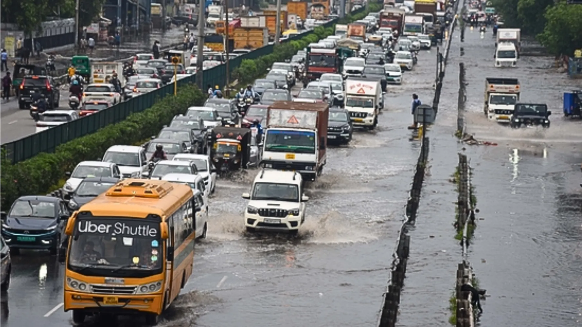 Heavy Rain, Waterlogging Cripple Delhi Traffic; IGI Airport’s Terminal 1 Flooded | Watch